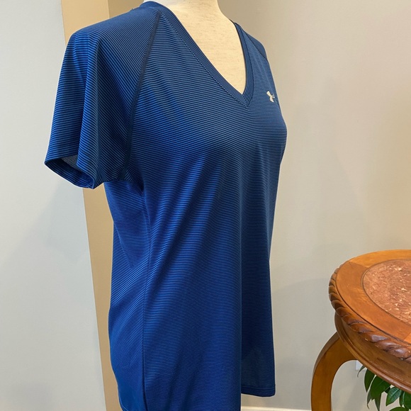 Under Armour V-Neck S/S T-Shirt NWT - Picture 6 of 8